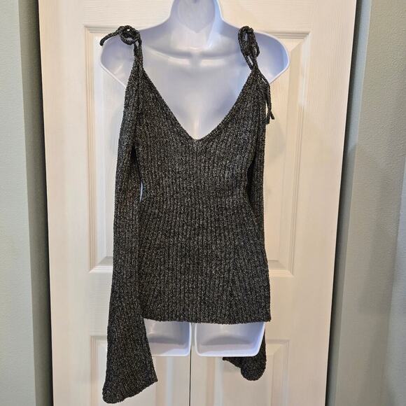 Endless Rose Cold Shoulder black sweater shoulder cut out Sold on Revolve Sz Lg - Picture 4 of 10
